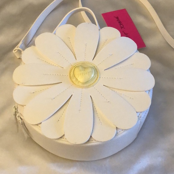 Betsey Johnson White Multi Round Kitsch  Daisy Flower Crossbody Bag NWT - Picture 7 of 16